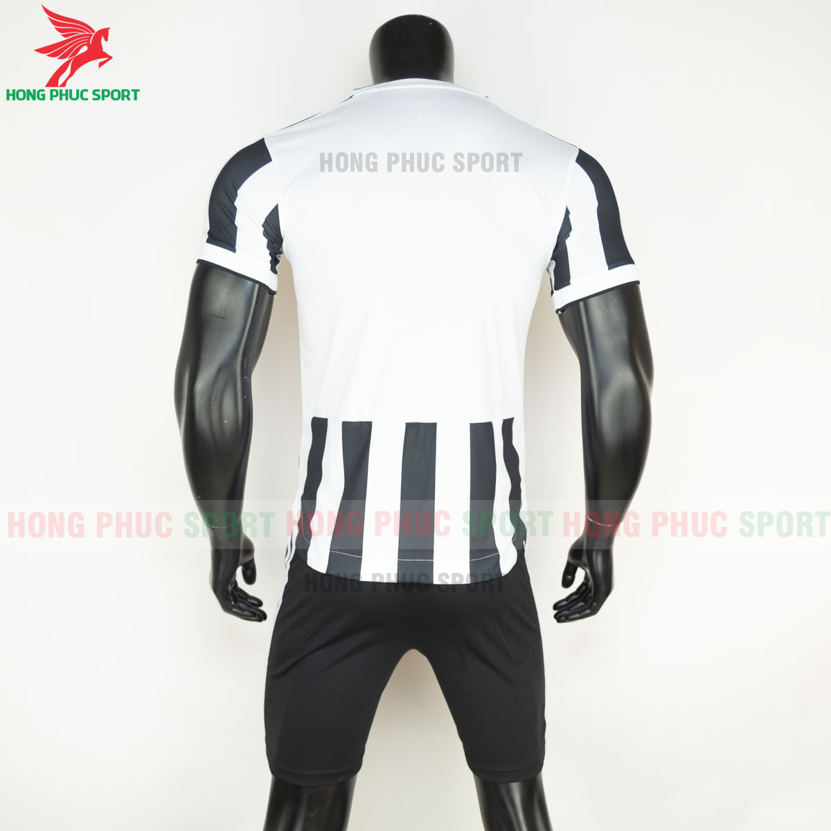 ao-bong-da-Juventus-2021-2022-san-nha-hang-Thai-8