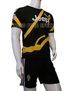 Mẫu áo training Juventus 2015-2016 đen phối vàng