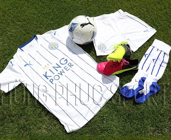Mẫu áo đấu Leicester City 2016 2017 sân khách mẫu thứ 3 màu trắng