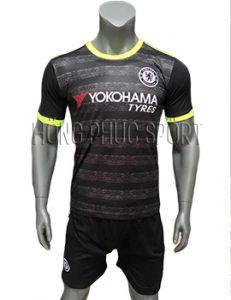 Mẫu áo Chelsea 2016 2017 sân khách đen viền chuối