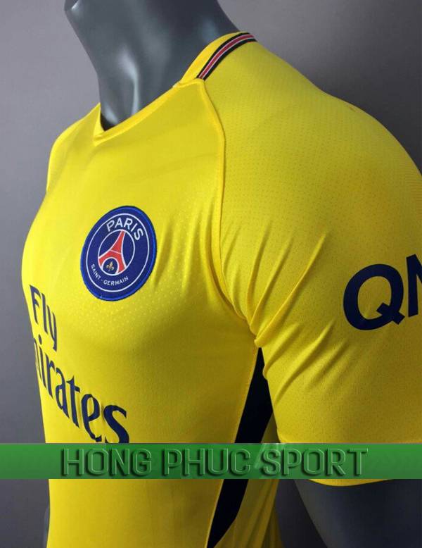 Vai áo đấu PSG 2017 2018 sân khách màu vàng Vai áo đấu PSG 2017 2018 sân khách màu vàng