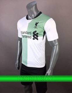 Mẫu áo đấu Liverpool sân khách 2017 2018 trắng phối xanh