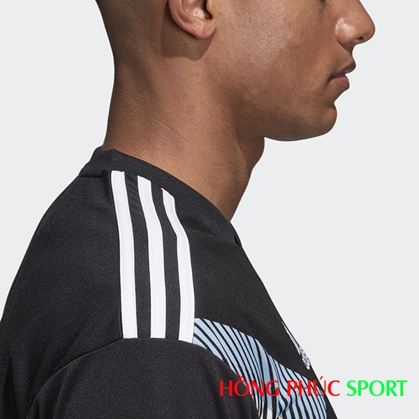 Vai áo Argentina với đặc trưng của Adidas