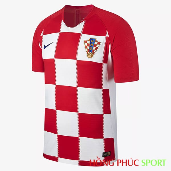 Áo đấu sân nhà đội tuyển Croatia (phía ngực áo) Áo đấu sân nhà đội tuyển Croatia (phía ngực áo)