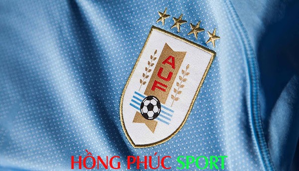 Huy hiệu logo ĐT Uruguay trên ngực áo Huy hiệu logo ĐT Uruguay trên ngực áo