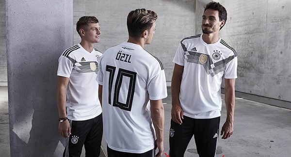 Mesut Ozil, Mats Hummels, Toni Kroos trong áo đấu đội tuyển Đức