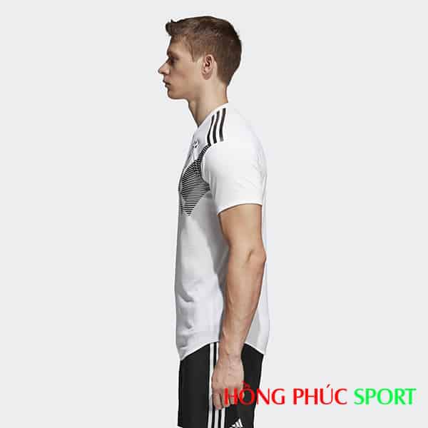 Mẫu áo đấu sân nhà đội tuyển Đức (góc nhìn ngang)