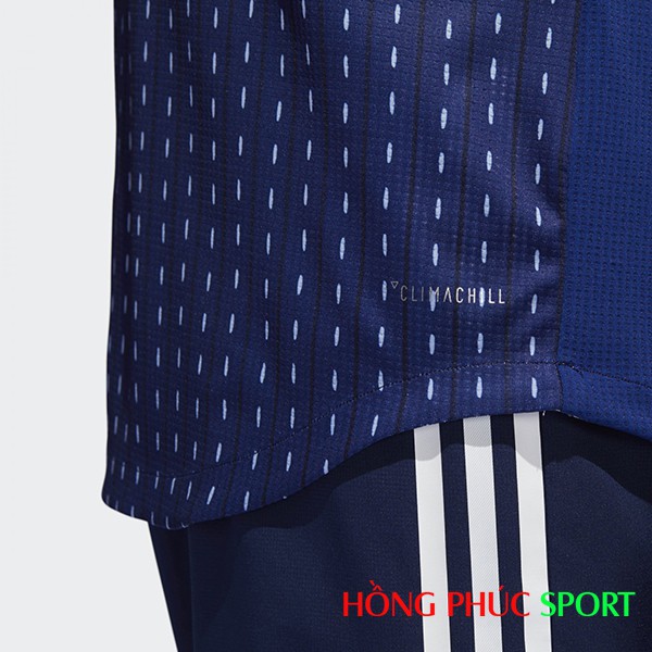 Dấu hiệu của Adidas trên quần thi đấu
