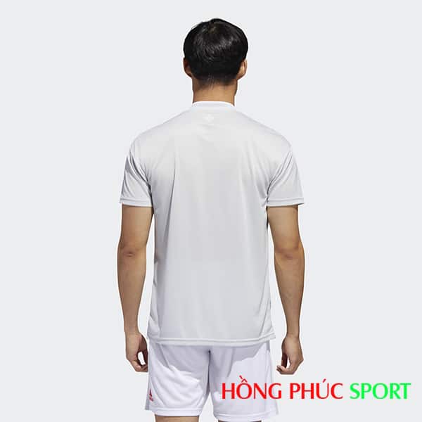 Áo đấu sân khách đội tuyển Nhật Bản (góc nhìn sau)