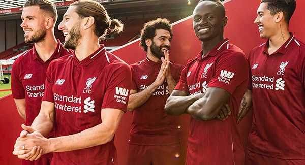 Các cầu thủ Liverpool trong trang phục thi đấu mùa giải 2018 2019