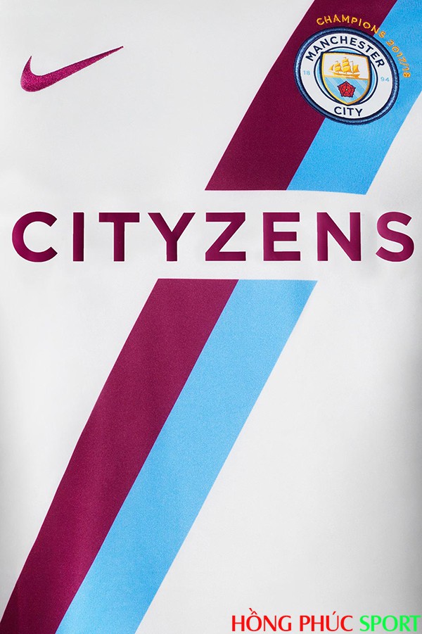 Mặt trước áo đấu kỉ niệm Man City vô địch Premier League 2017 2018 Mặt trước áo đấu kỉ niệm Man City vô địch Premier League 2017 2018