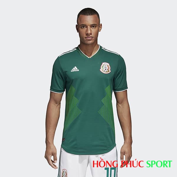 Áo đấu sân nhà đội tuyển Mexico (góc nhìn trước)