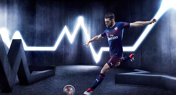 Tiền vệ Ramsey trong áo đấu Arsenal sân khách mùa giải 2018 2019
