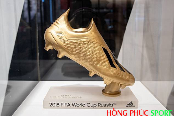 Danh hiệu Giày vàng dành cho Vua phá lưới World Cup 2018 đã được trưng bày tại Moscow