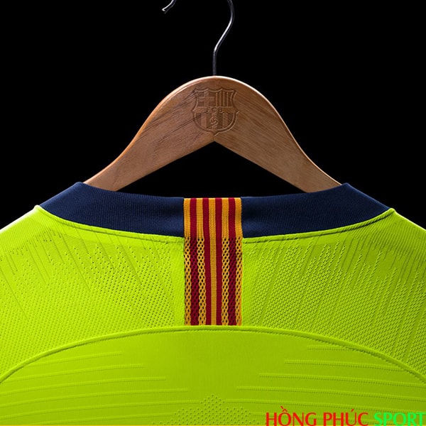 Mặt sau cổ áo đấu Barca sân khách mùa giải 2018 2019