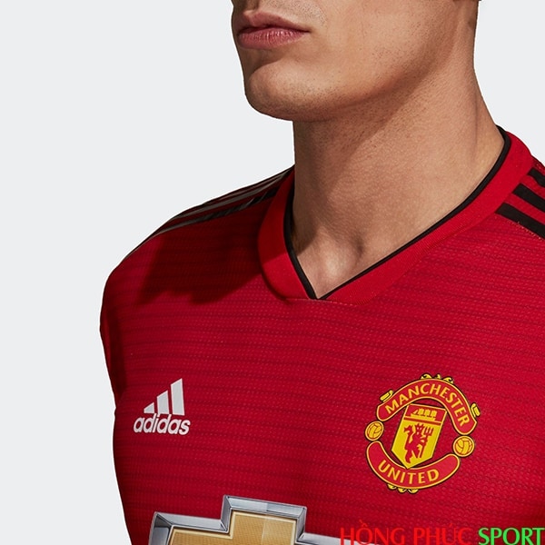 Ngực áo đấu Manchester United sân nhà mùa giải 2018 2019