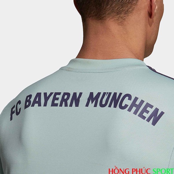 Phía sau cổ áo đấu Bayern Munich sân khách mùa giải 2018 2019