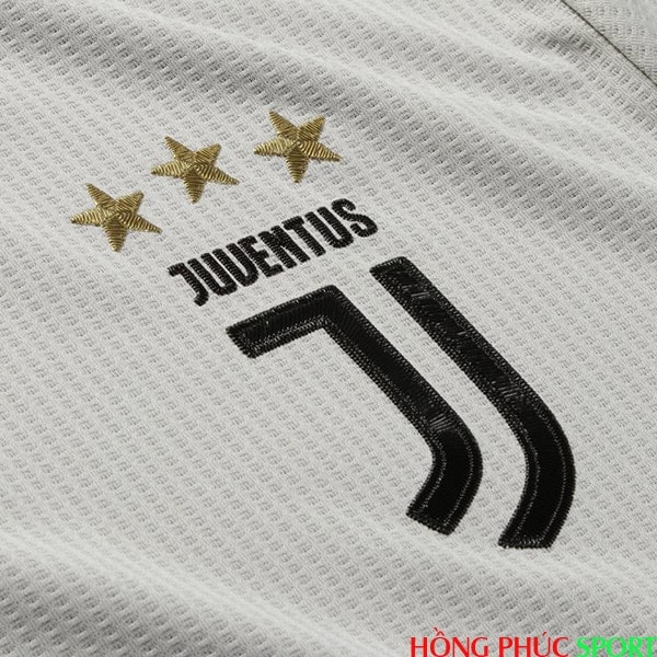Logo áo đấu Juventus sân khách mùa giải 2018 2019