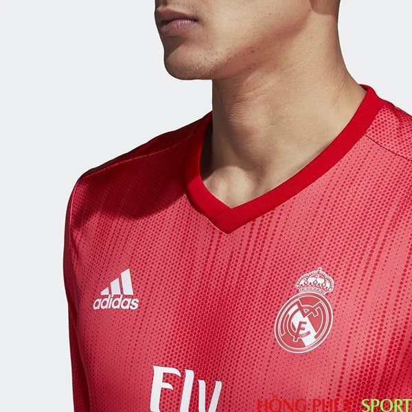 Ngực áo đấu Real Madrid thứ ba mùa giải 2018 2019