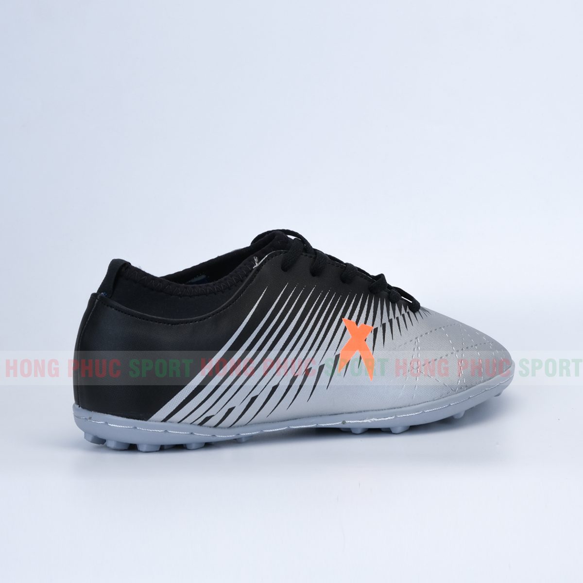 GIÀY ĐÁ BÓNG KÈM TẤT CHỐNG TRƠN - KHÂU FULL ĐẾ MÀU BẠC