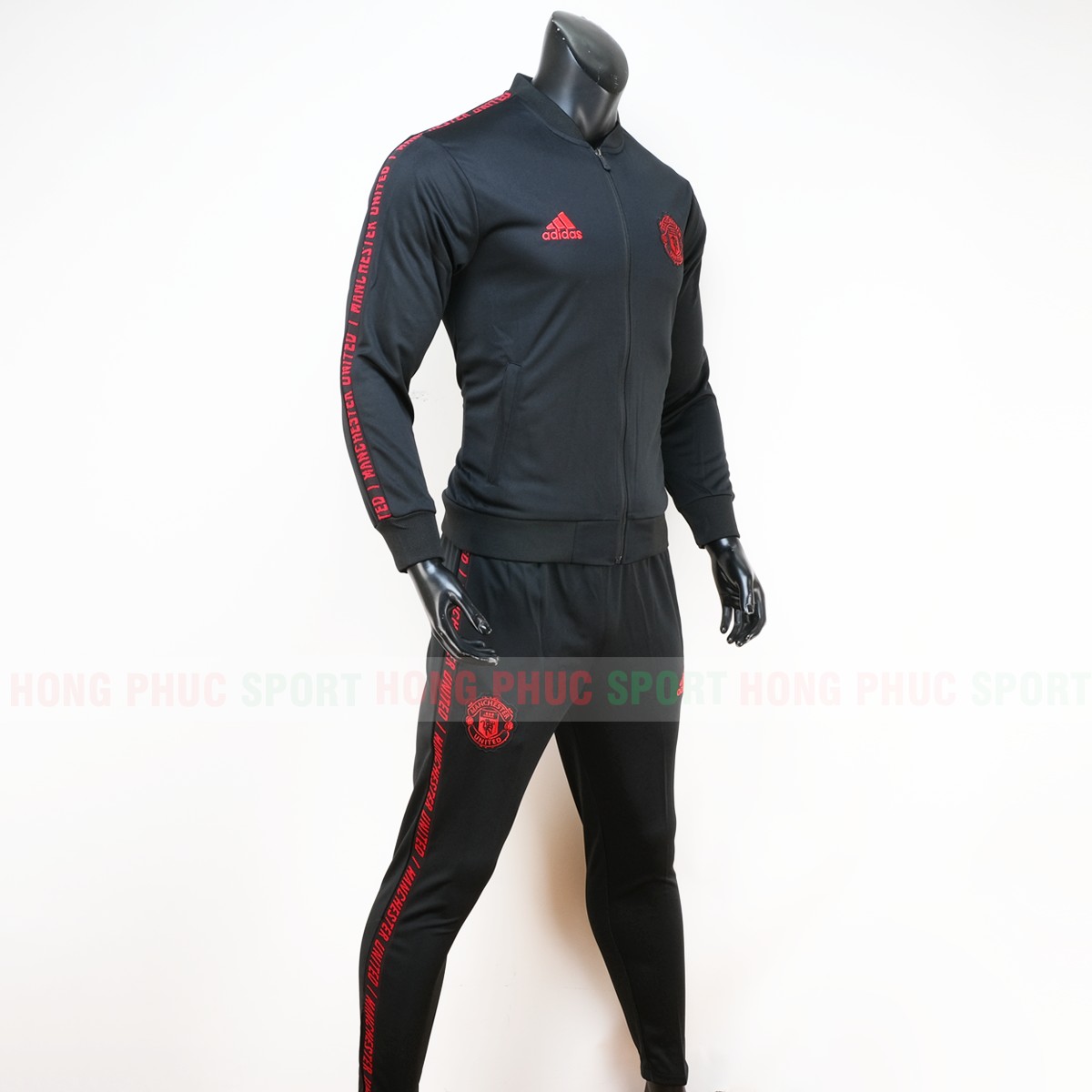 Bộ quần áo khoác Manchester United màu đen 2019-2020 chính hãng Bộ quần áo khoác Manchester United màu đen 2019-2020 chính hãng