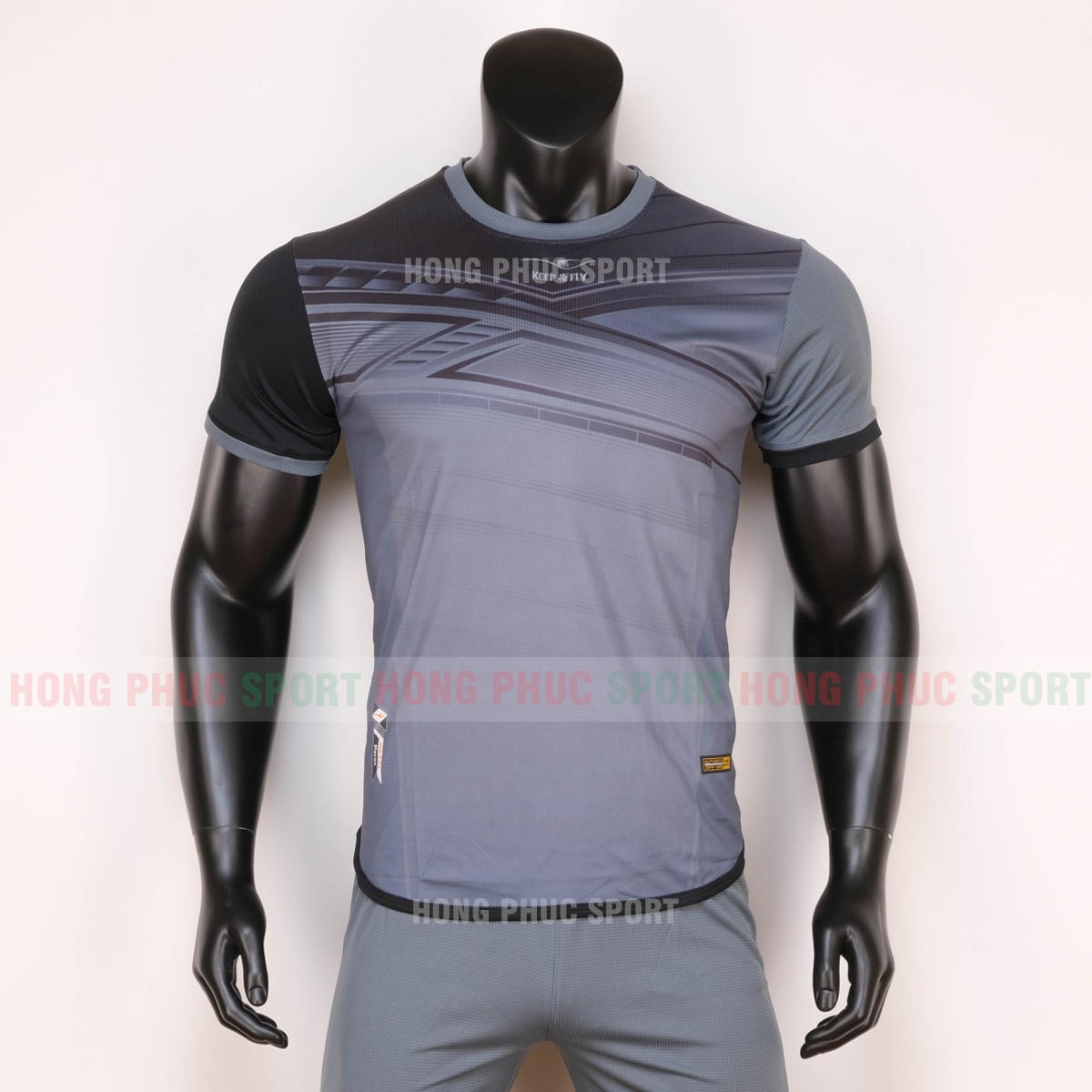Áo đấu với chất vải mịn thoát khí chống thấm hút mồ hôi tốt Áo đấu với chất vải mịn thoát khí chống thấm hút mồ hôi tốt