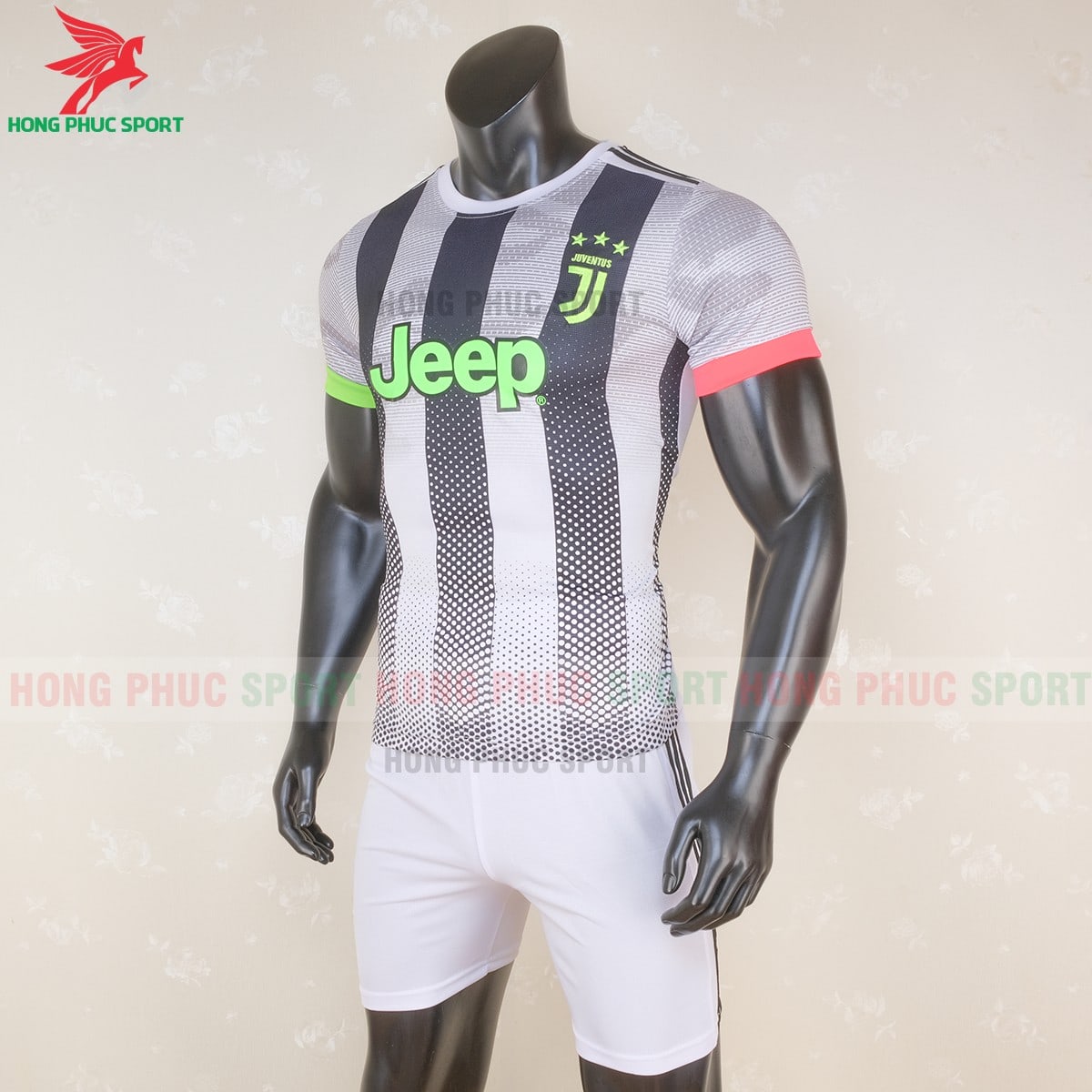 Áo bóng đá Juventus 2019 2020 mẫu thứ 4 (trái)