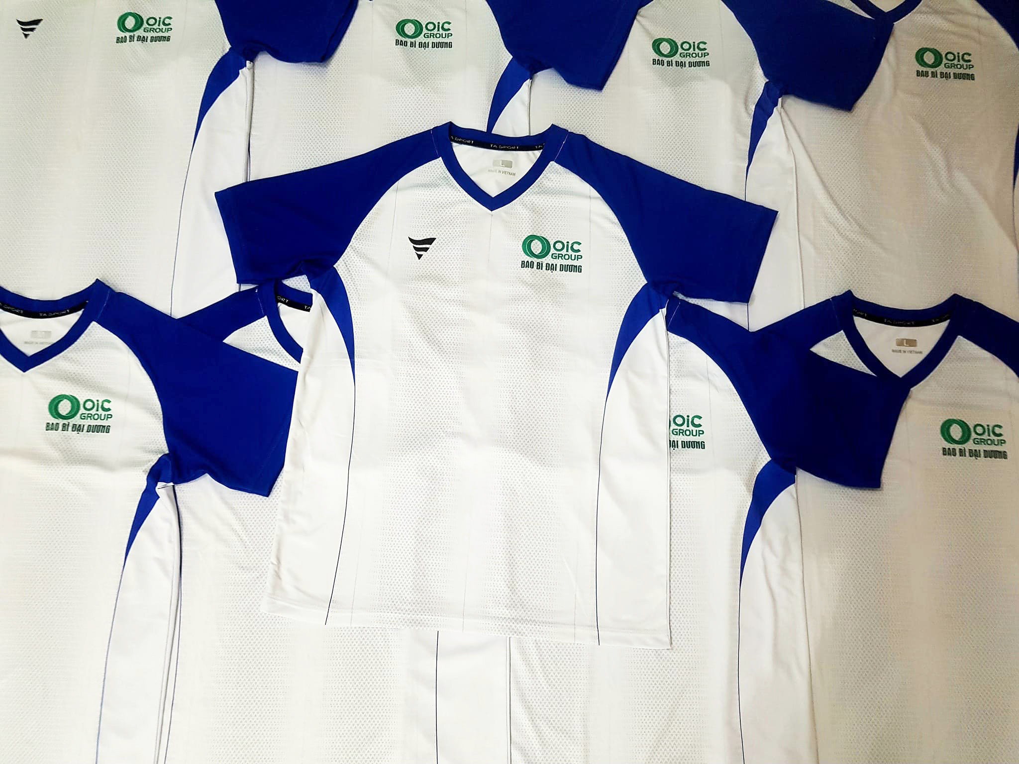 Hồng Phúc Sport chuyên nhận in tên số áo logo công ty Hồng Phúc Sport chuyên nhận in tên số áo logo công ty
