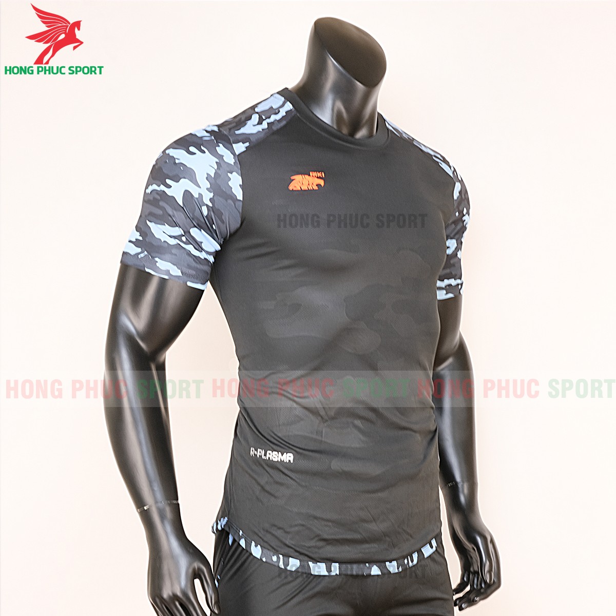 ao-bong-da-khong-logo-riki-camor-den-1 Áo bóng đá không logo Riki camor màu đen 5