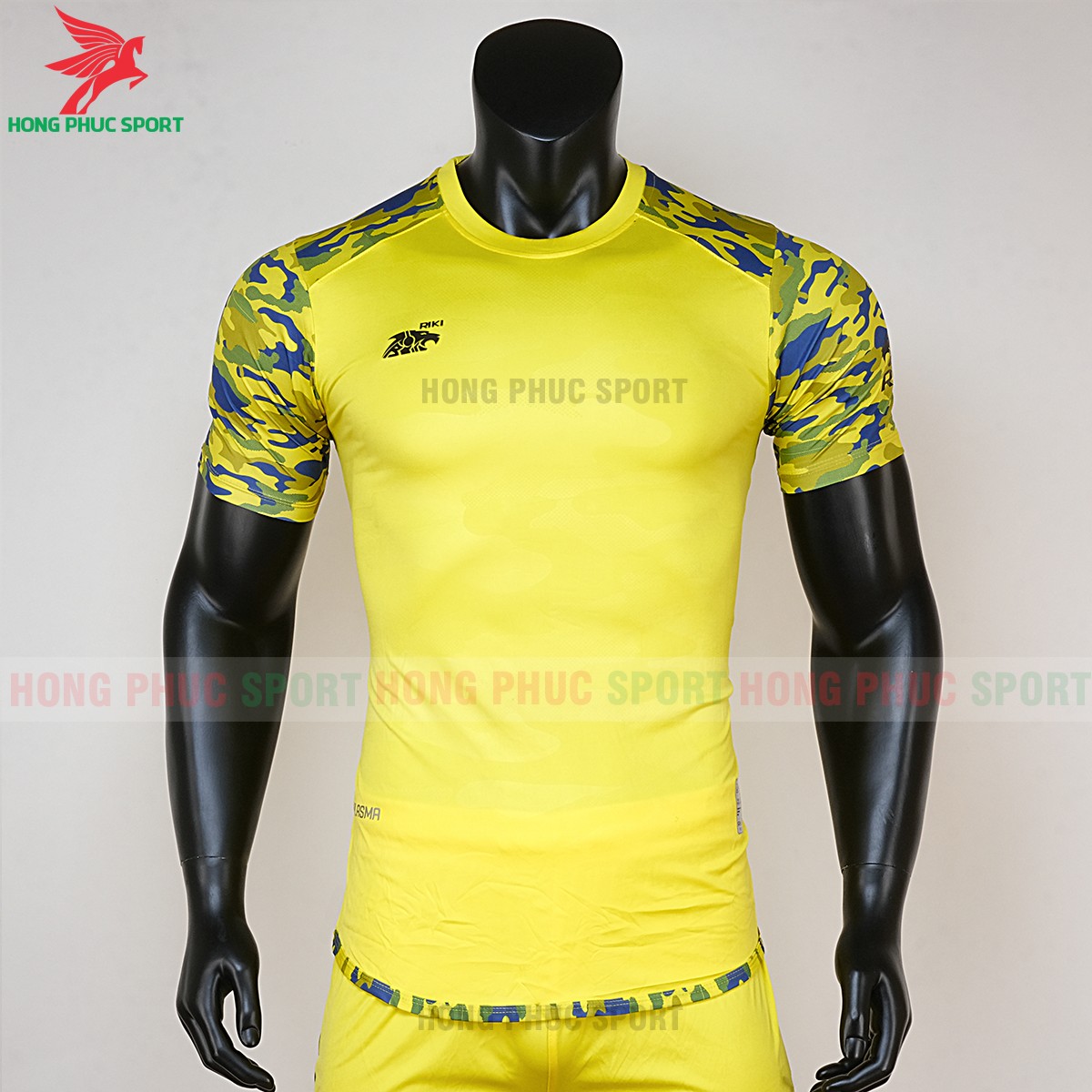 Áo bóng đá không logo Riki camor vàng 1