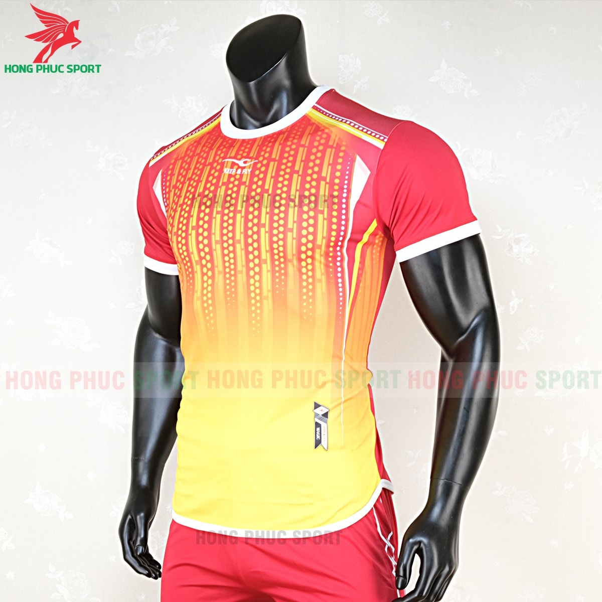 Áo bóng đá không logo Keep Fly Magic đỏ vàng 3