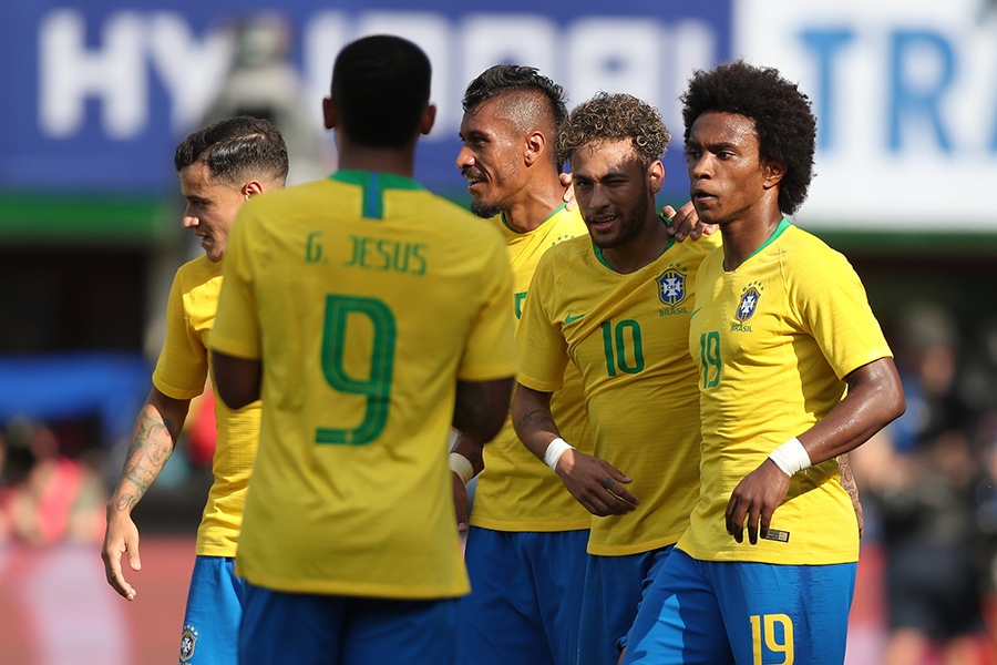 Áo Brazil lọt TOP áo đấu đẹp FO4