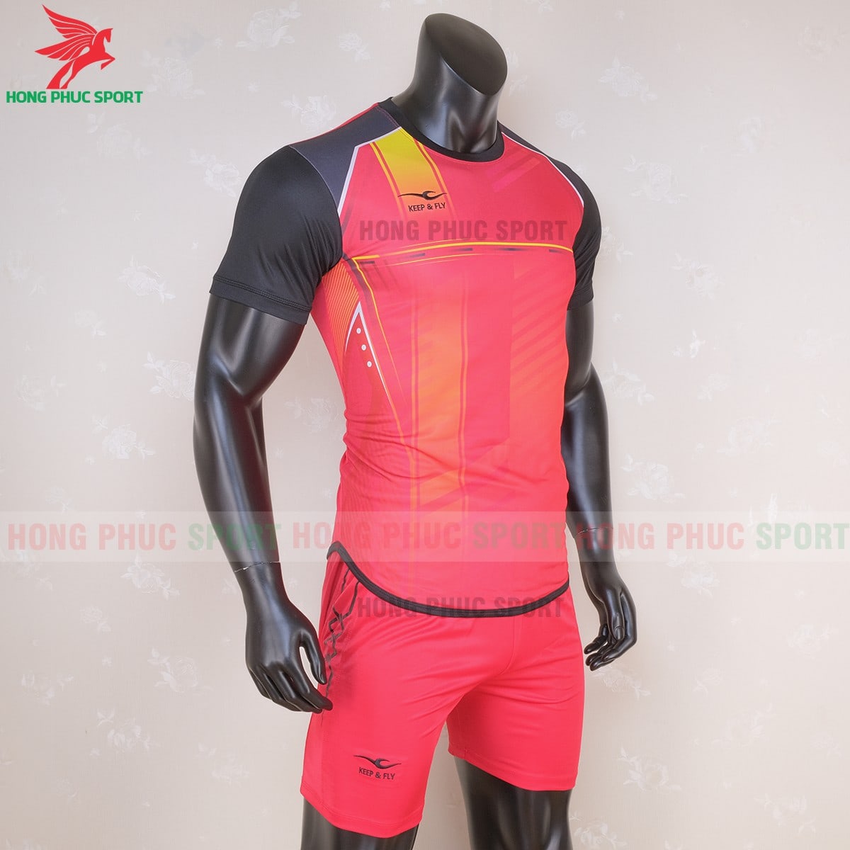 Áo không logo Keep & Fly Warrior màu đỏ (phải) Áo không logo Keep & Fly Warrior màu đỏ (phải)