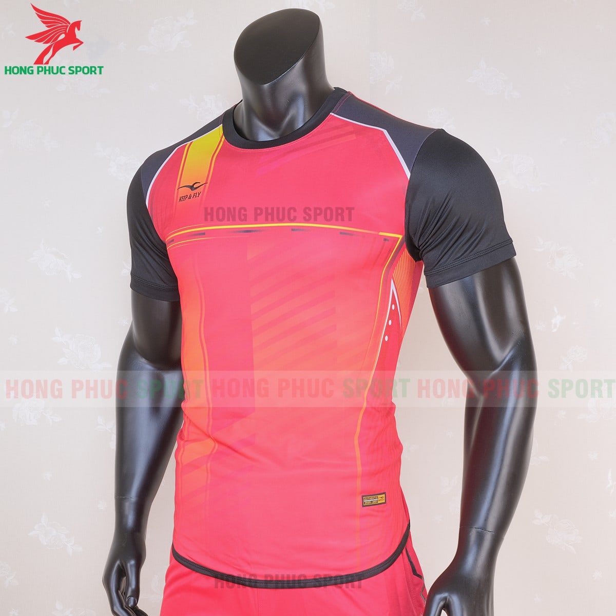 Áo không logo Keep & Fly Warrior màu đỏ (trái) Áo không logo Keep & Fly Warrior màu đỏ (trái)