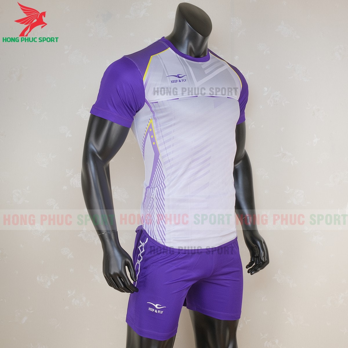 Áo không logo Keep & Fly Warrior màu trắng (phải) Áo không logo Keep & Fly Warrior màu trắng (phải)