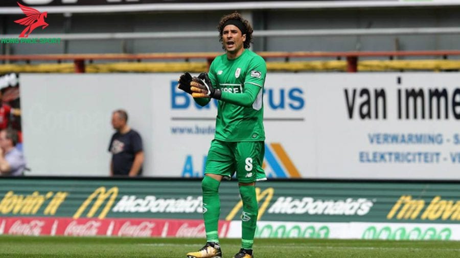 Guillermo Ochoa (Mexico)