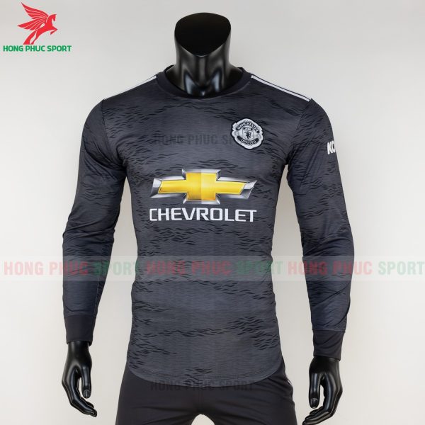 ao-dai-tay-Manchester-united-2020-san-khach-1