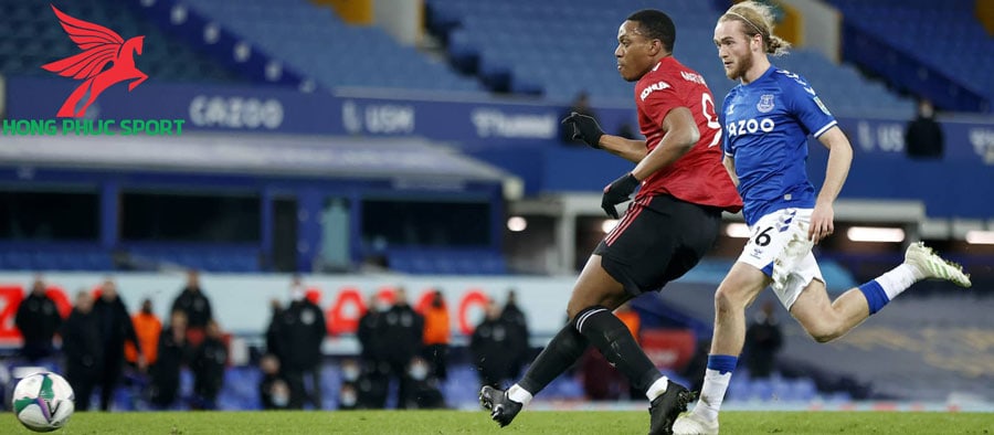 anthony-martial-ghi-ban-an-dinh-ty-so-Manchester-United-vs-Everton