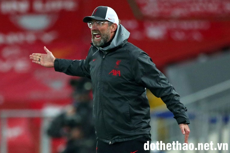 Jurgen-Klopp-muon-tang-so-luong-cau-thu-thay-the