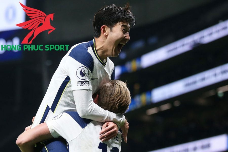 son-heung-min-sut-xa-ghi-ban-vao-luoi-Arsenal