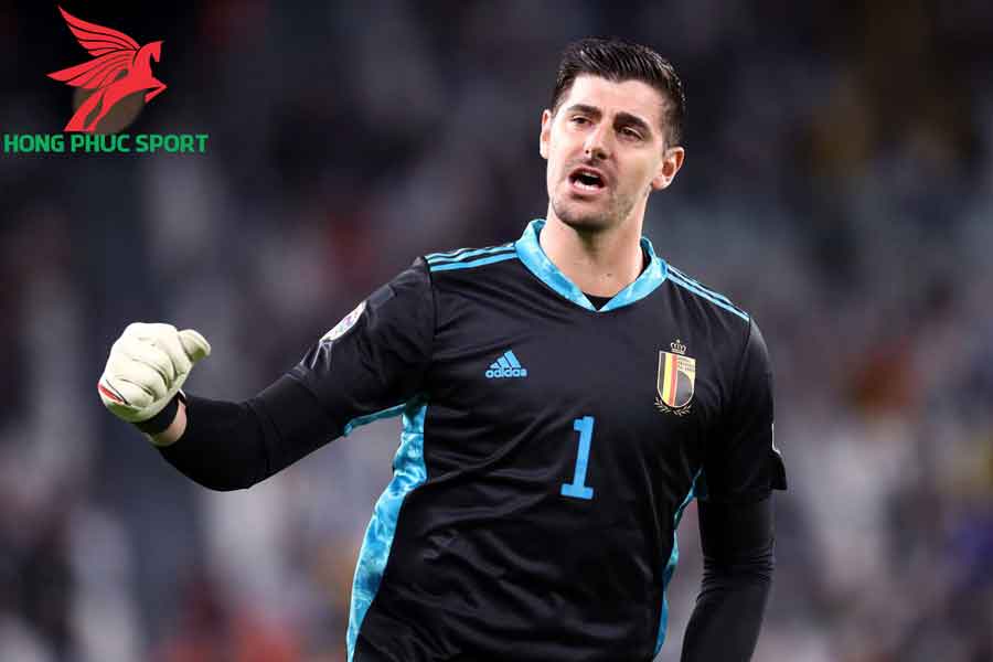Thibaut-Courtois-len-tieng-chi-trich-UEFA