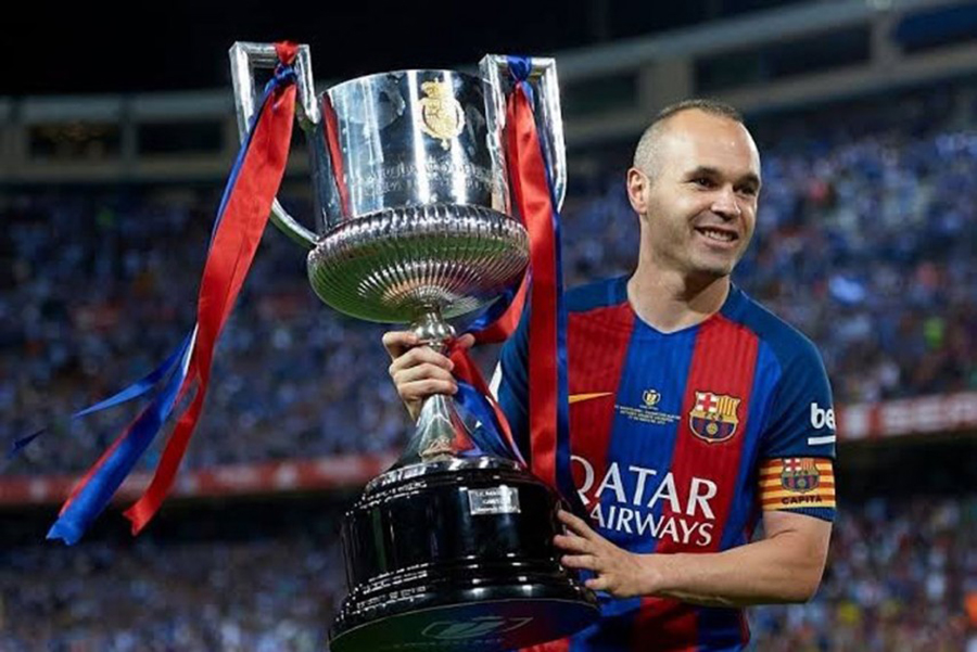 Andres-Iniesta-sieu-sao-ao-so-6-bong-da-duong-dai