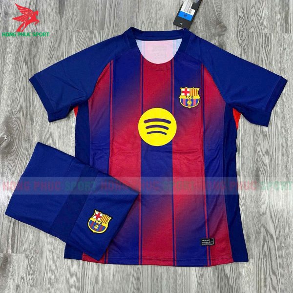 bo-quan-ao-bong-da-barcelona-2025-xanh-do-hang-thai