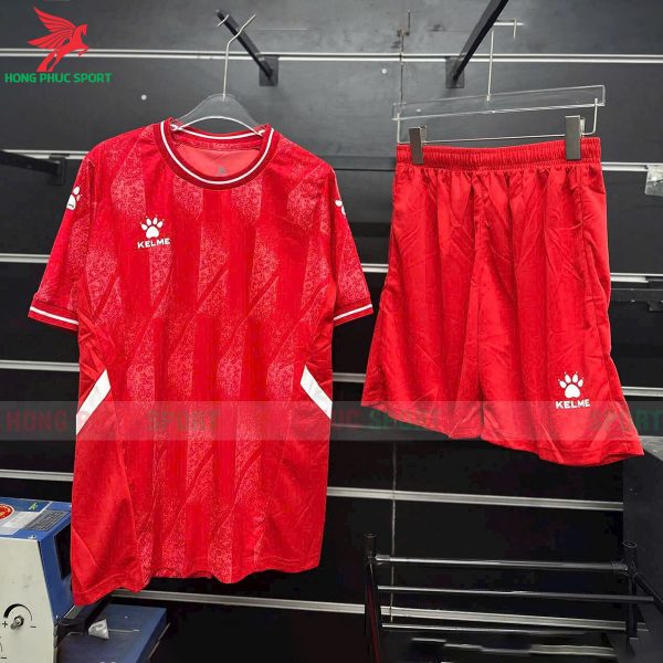 bo-quan-ao-bong-da-kelme-8251ZB1007-mau-do