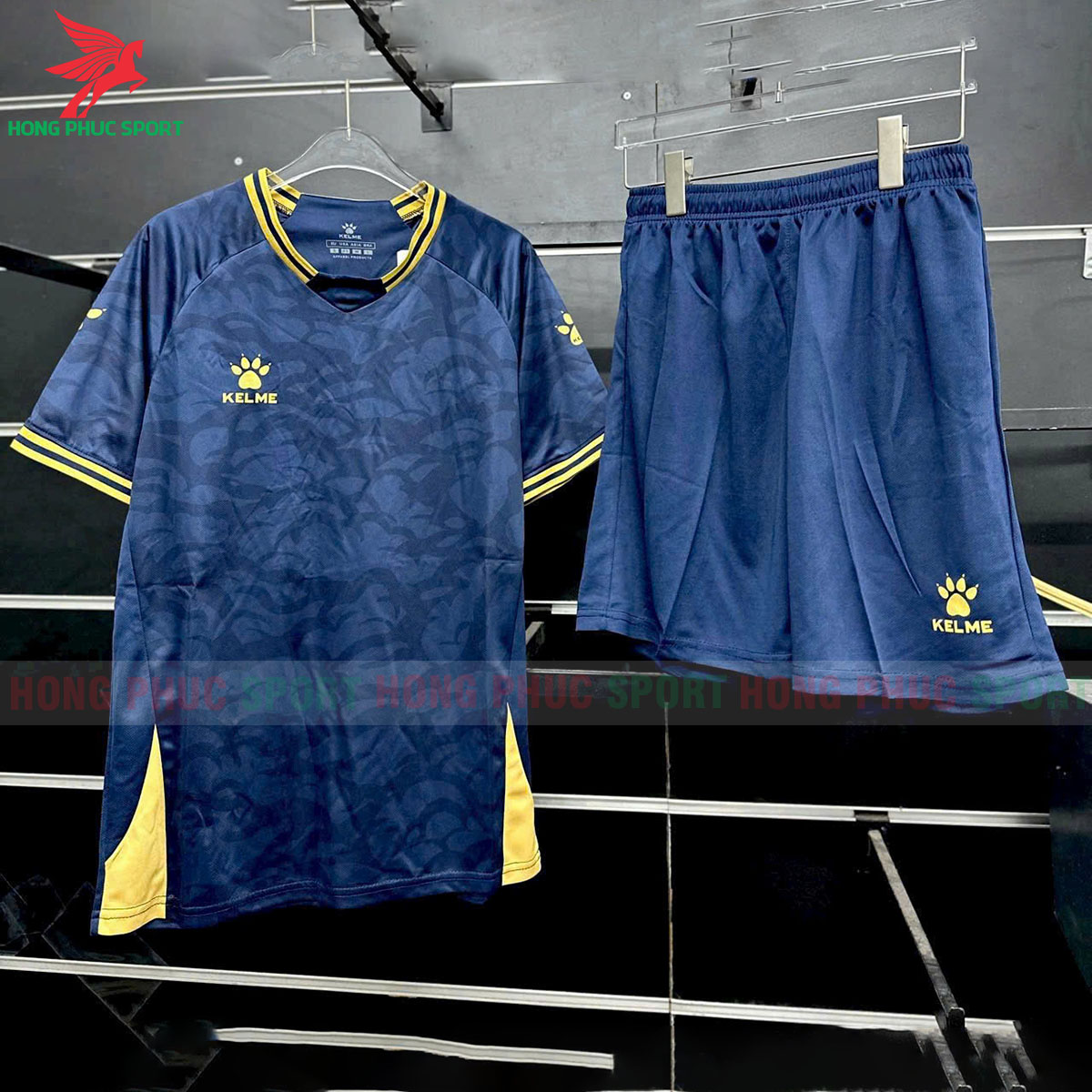 bo-quan-ao-bong-da-kelme-gangu-8451ZB1253-mau-xanh-than