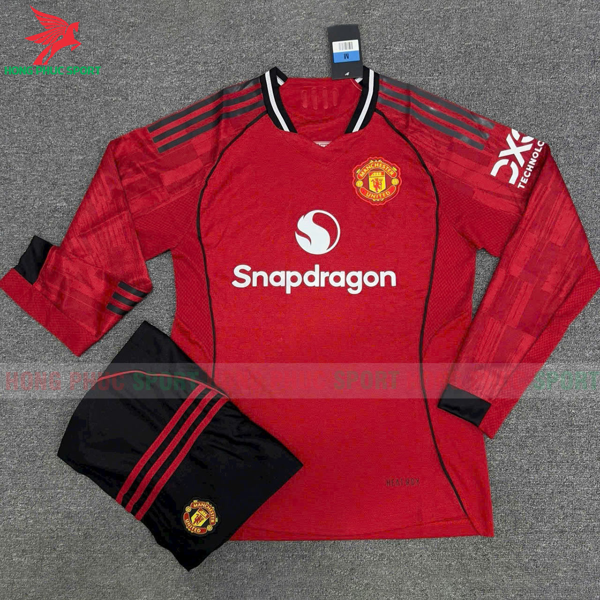 bo-quan-ao-bong-da-manchester-unitted-dai-tay-2025-do-hang-thai