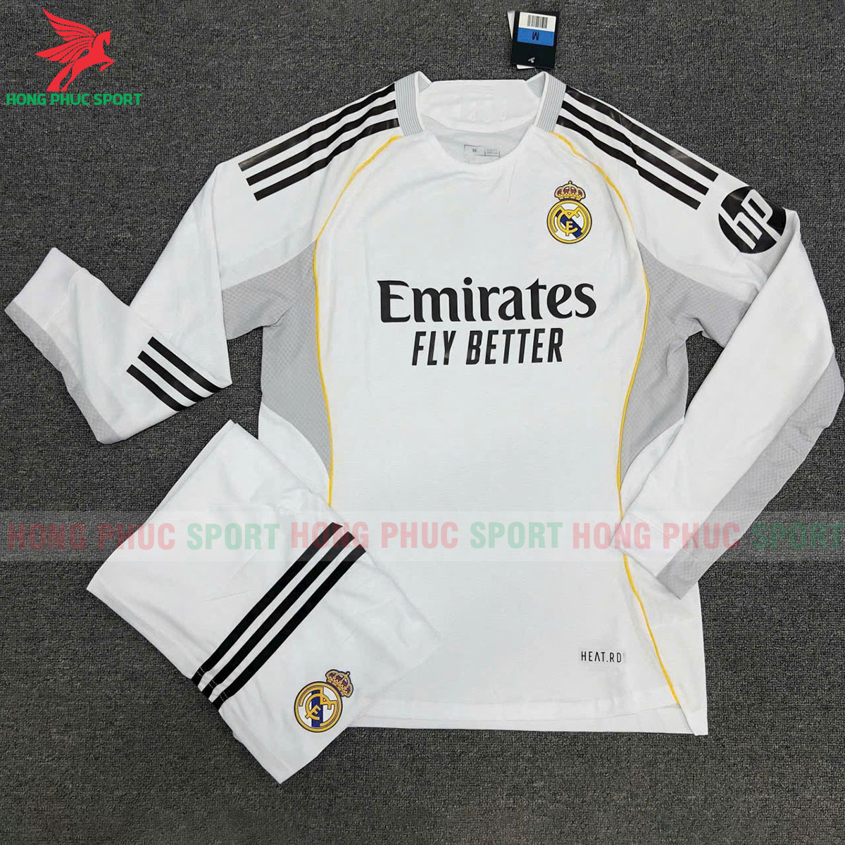 bo-quan-ao-bong-da-real-madrid-dai-tay-2025-trang-hang-thai