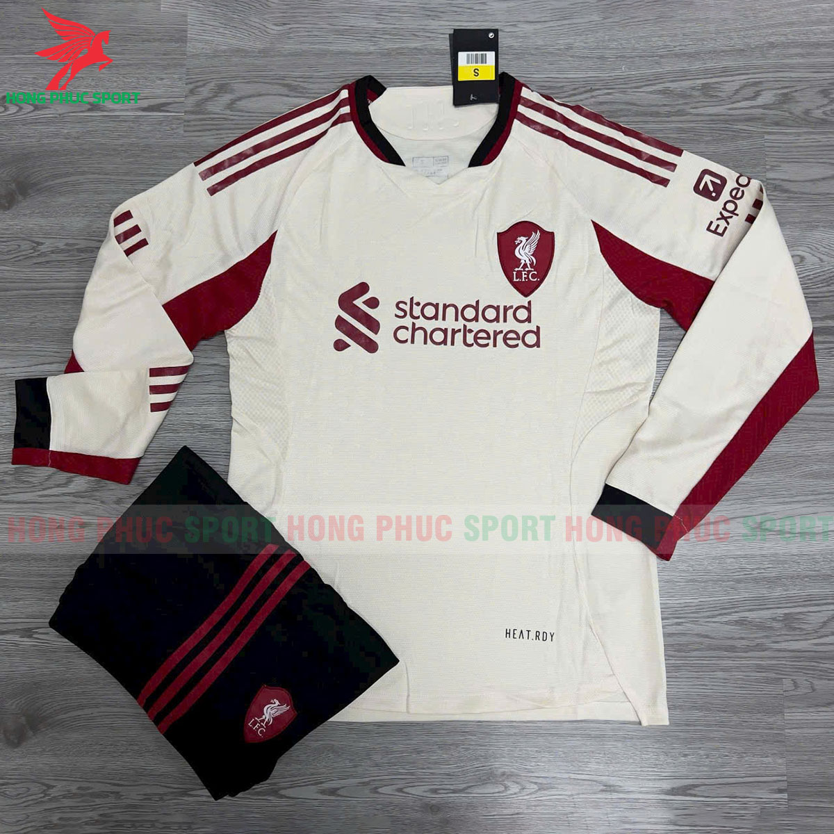 bo-quan-ao-bong-da-cau-lac-bo-liverpool-dai-tay-mau-kem