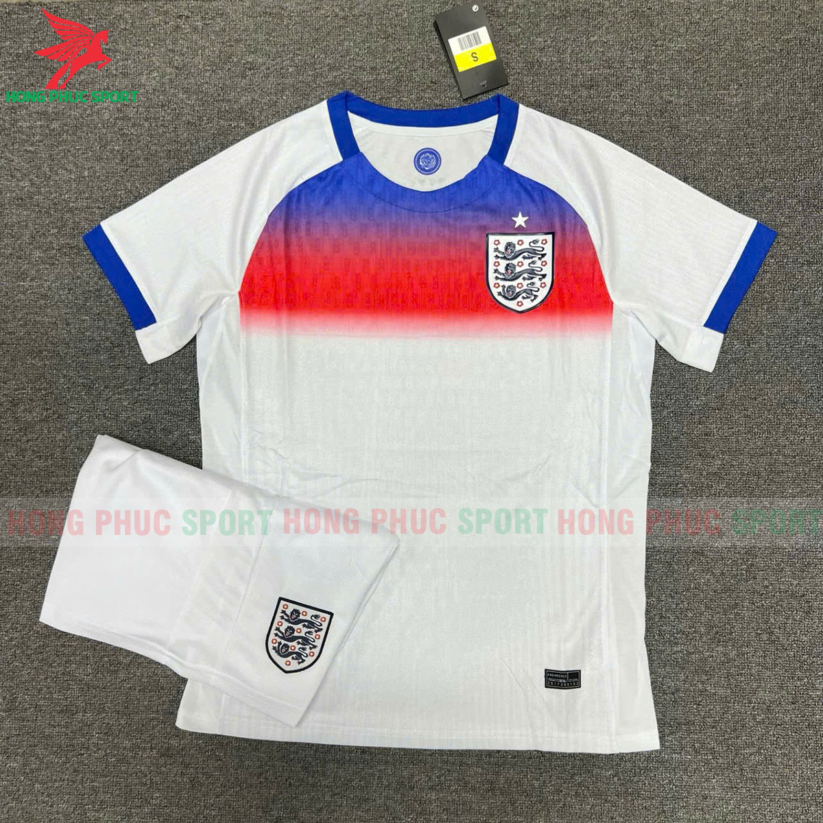 bo-quan-ao-bong-da-tuyen-anh-trang-hang-thai